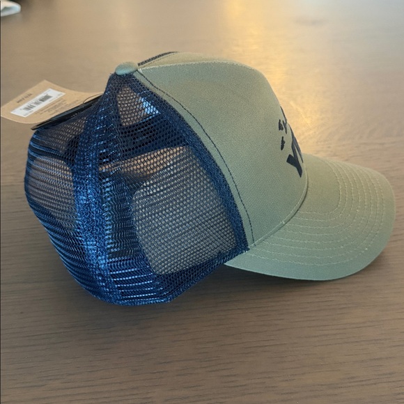 Yeti hat - Picture 4 of 5